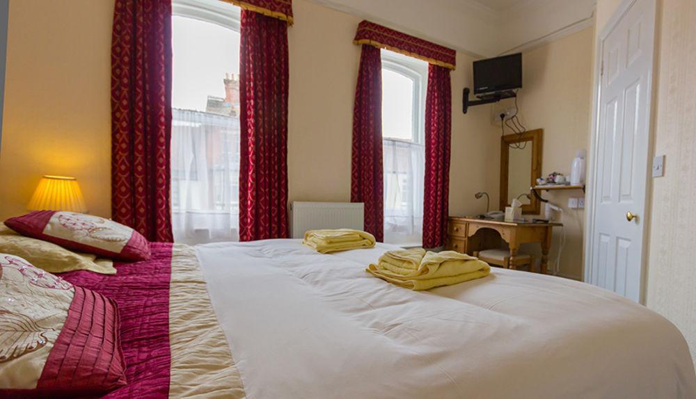Newport Quay Bed and Breakfast Exteriör bild